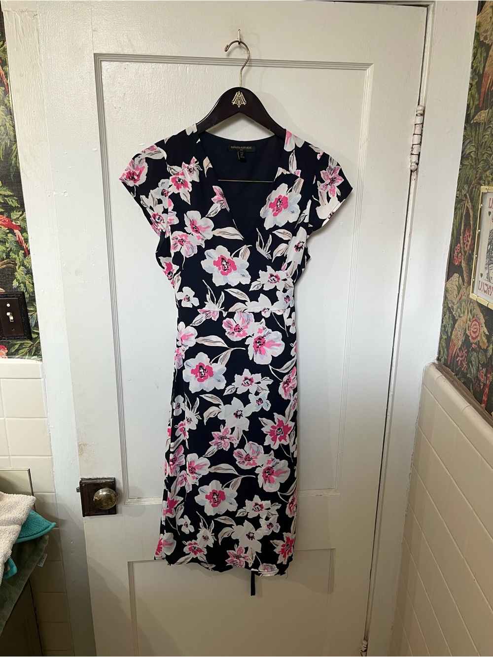 Banana Republic Navy Pink Tropical Floral Wrap Dress Petite 8 EUC